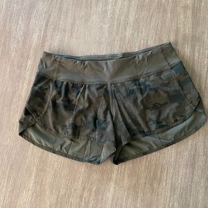 Lululemon Speed Up 2.5”, Size 8